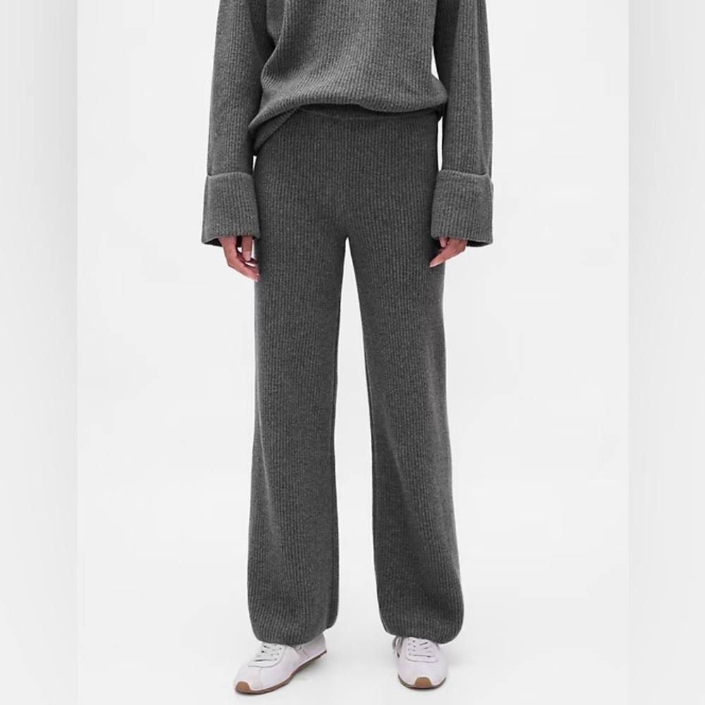 Gap Women's Cashsoft Shaker-Stitch
Sweater Pants in Charcoal Grey